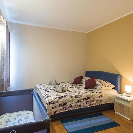 Stunning Apartment In Makarska With Kitchen Esterno foto