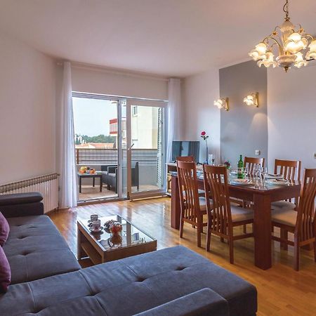 Stunning Apartment In Makarska With Kitchen Esterno foto