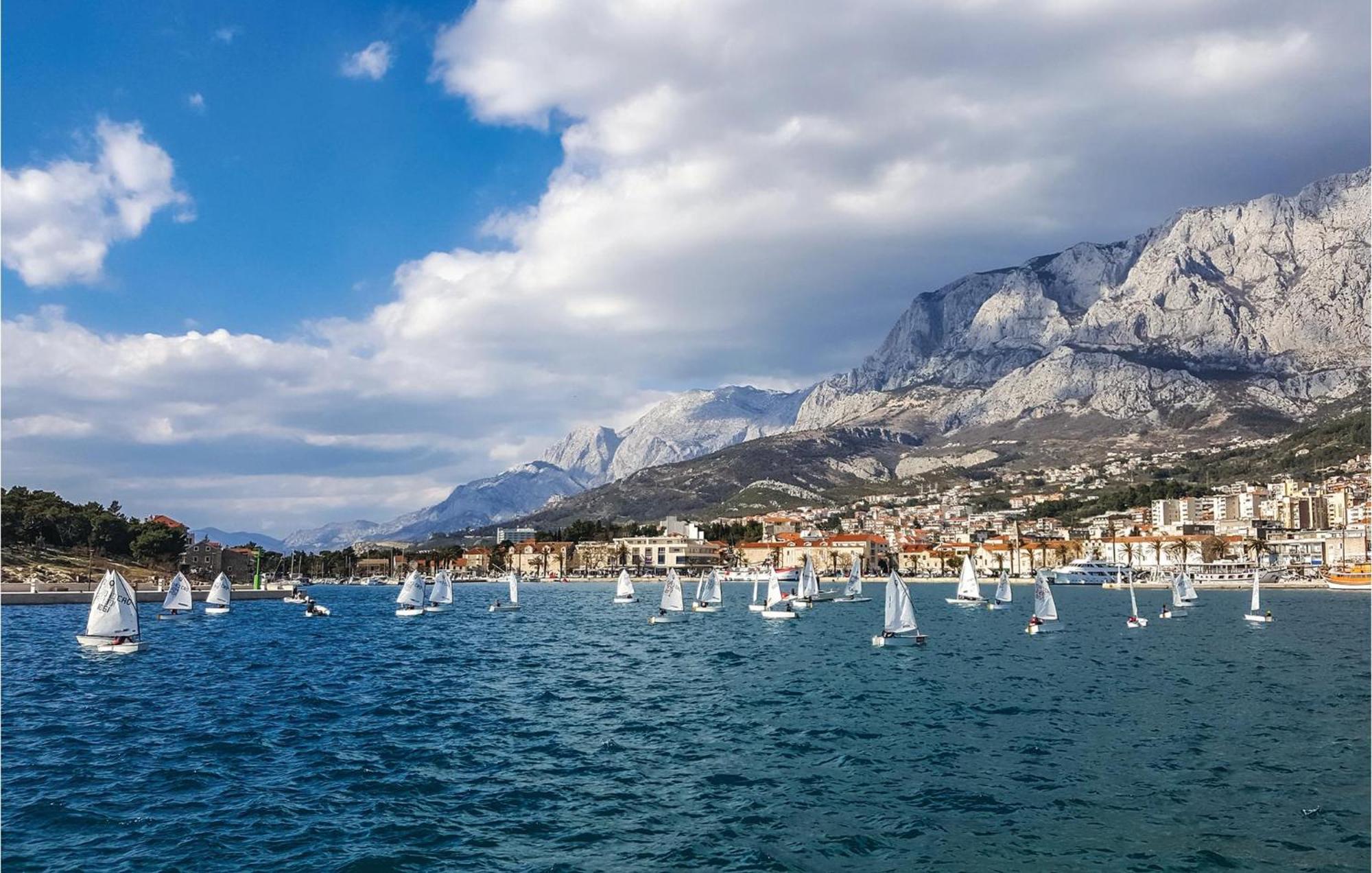 Stunning Apartment In Makarska With Kitchen Esterno foto