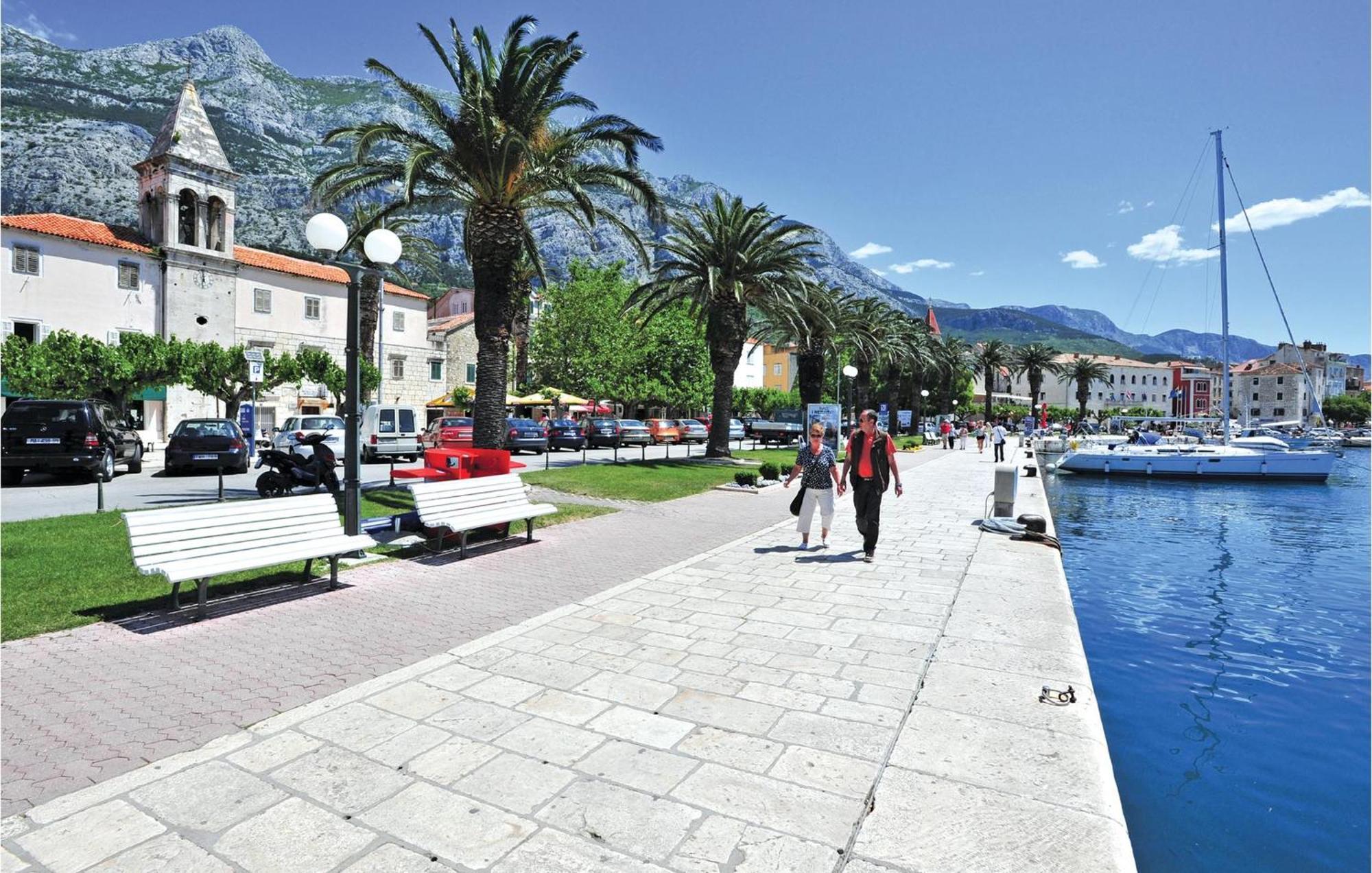 Stunning Apartment In Makarska With Kitchen Esterno foto